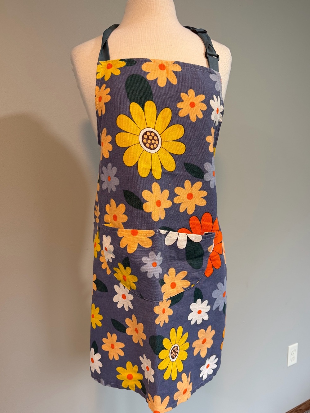 Floral Print Apron with Front Pocket